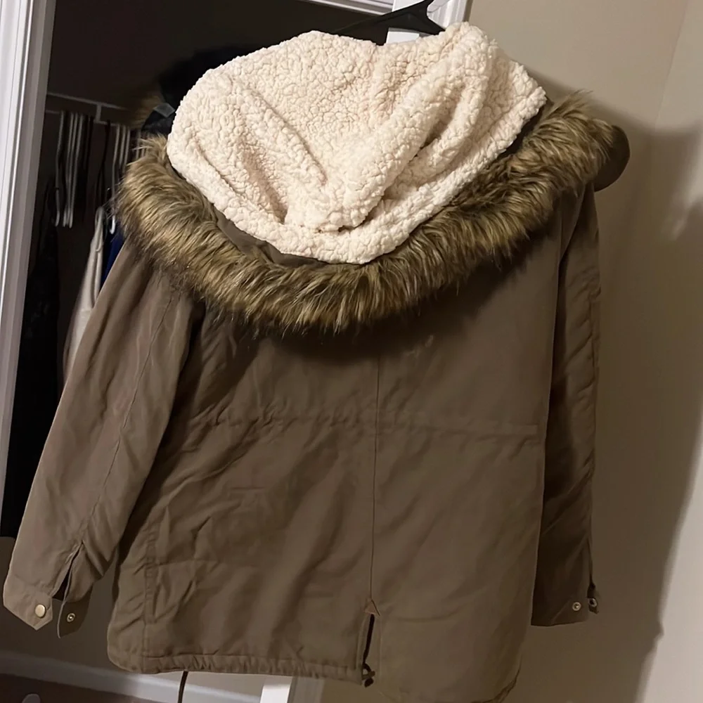 Lightly worn - Picture 3 of 3